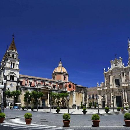 Апартаменти Palazzo Geremia - Le Dimore Dell'Antiquario Ачиреале Екстер'єр фото