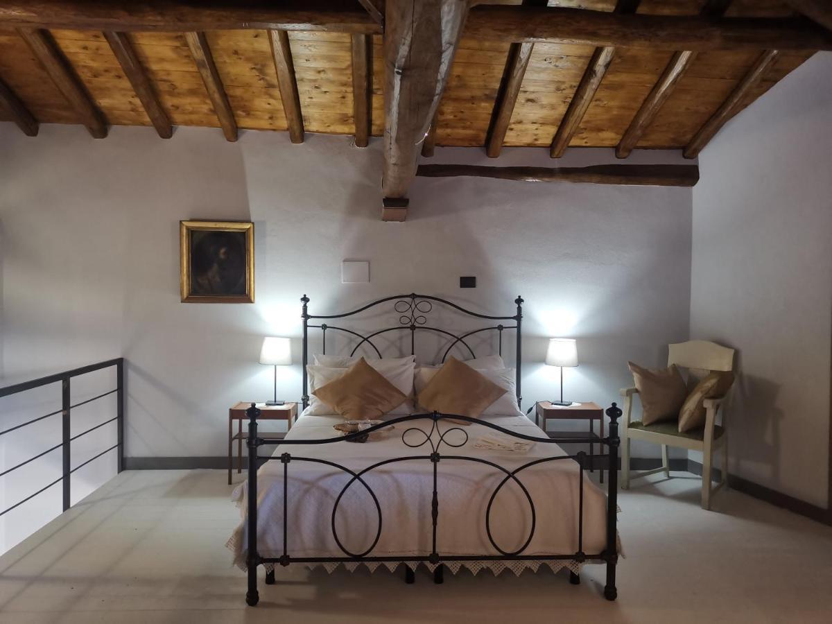Апартаменти Palazzo Geremia - Le Dimore Dell'Antiquario Ачиреале Екстер'єр фото